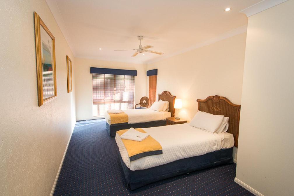 Tinaroo Lake Resort 4*