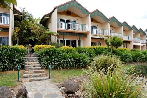 Tinaroo Lake Resort 4*