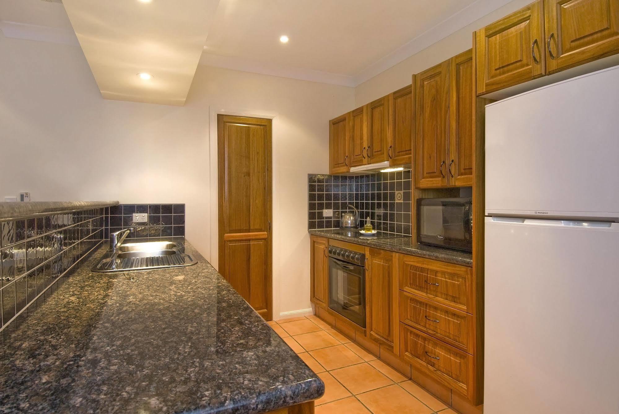 Resort Tinaroo Lake Resort 4*