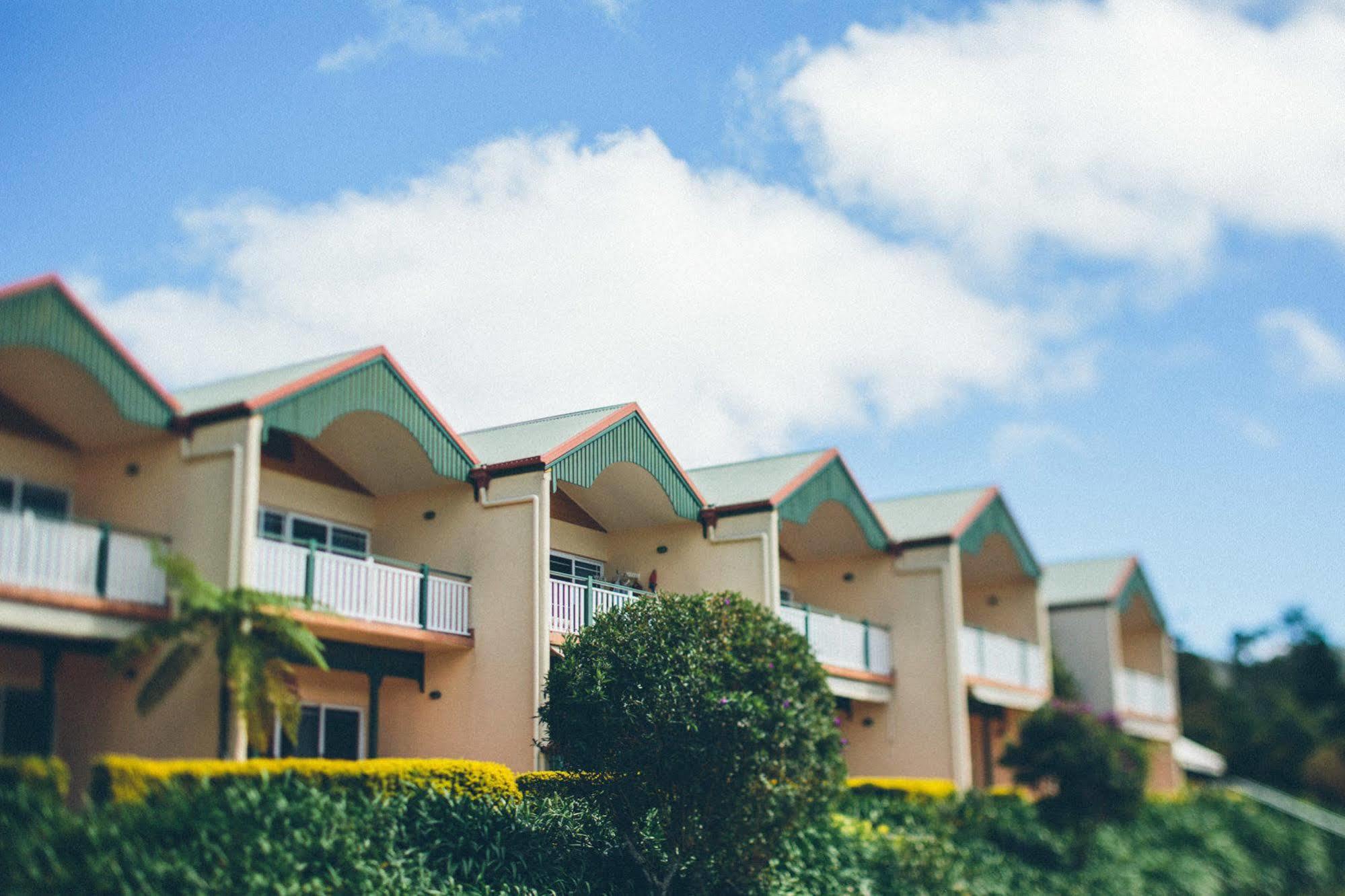 Tinaroo Lake Resort Resort